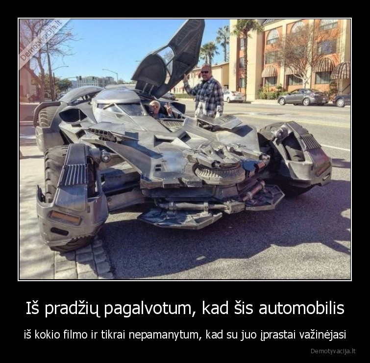 Iš pradžių pagalvotum, kad šis automobilis - iš kokio filmo ir tikrai nepamanytum, kad su juo įprastai važinėjasi