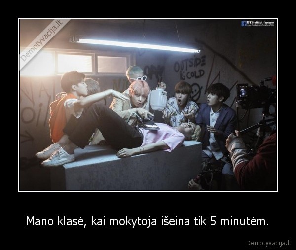 Mano klasė, kai mokytoja išeina tik 5 minutėm. - 