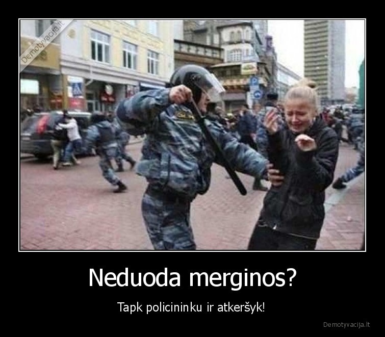 Neduoda merginos? - Tapk policininku ir atkeršyk!