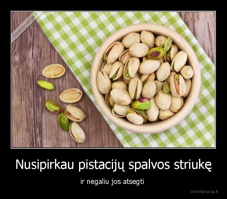 Nusipirkau pistacijų spalvos striukę - ir negaliu jos atsegti 